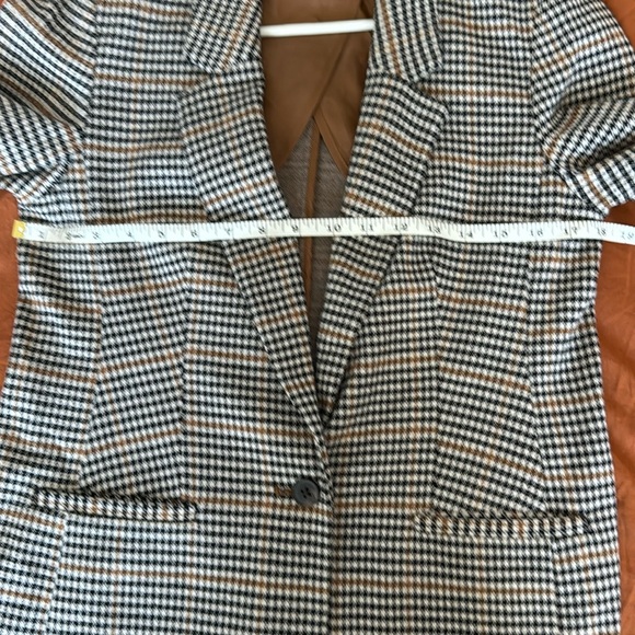 Old Navy Houndstooth Plaid Blazer - Picture 5 of 5